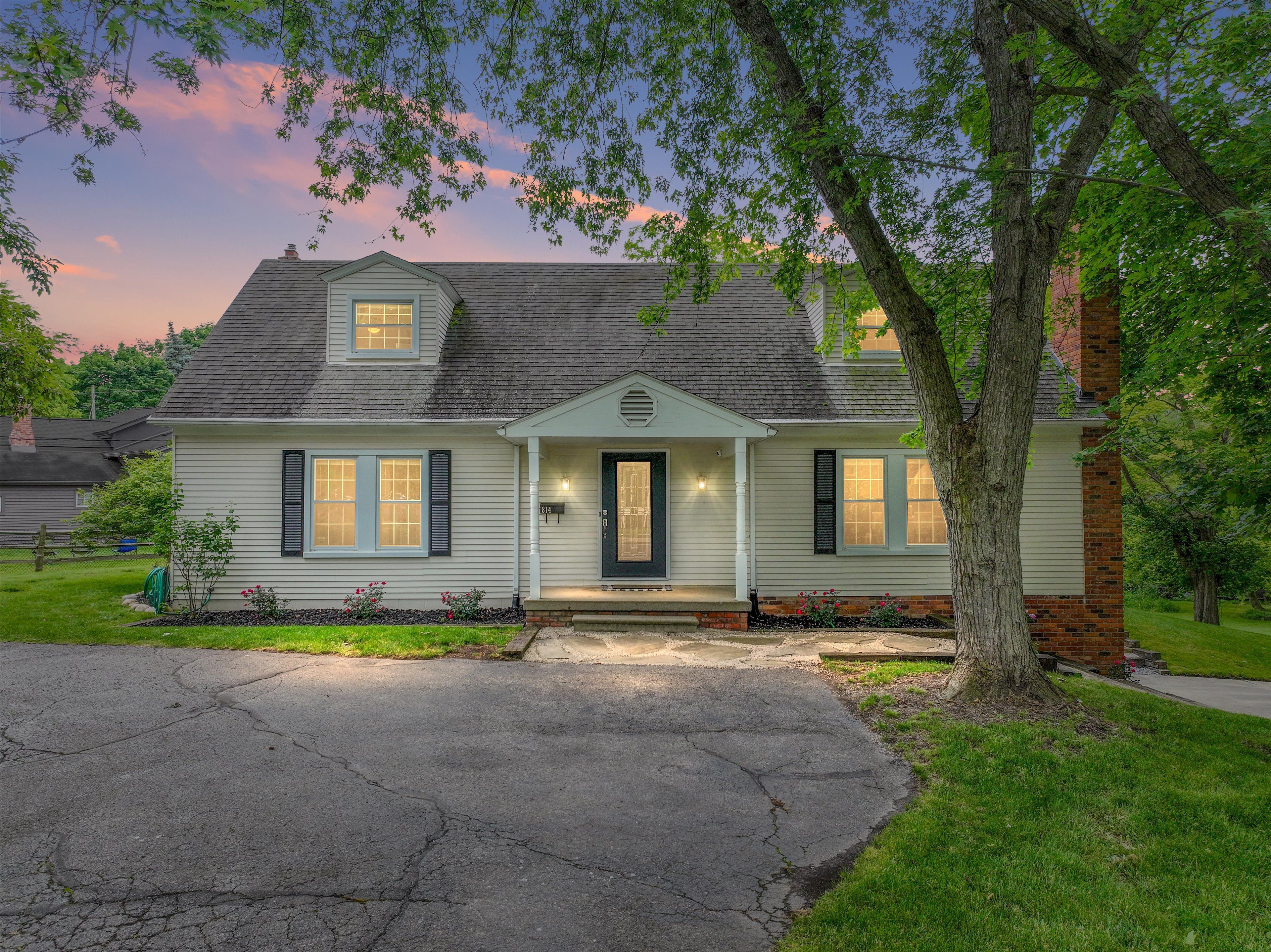 View Howell, MI 48843 house