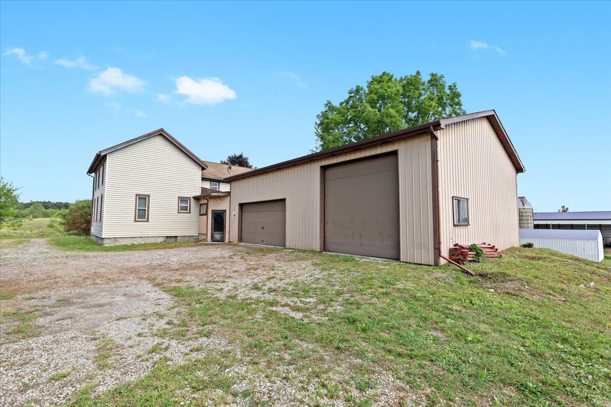 6640 SCHNEIDER Road