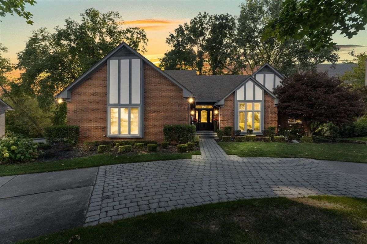 View West Bloomfield Twp, MI 48322 house