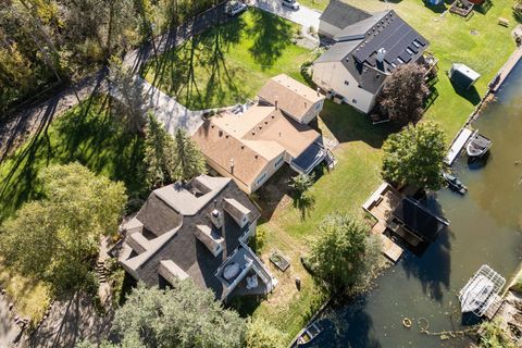 A home in Commerce Twp