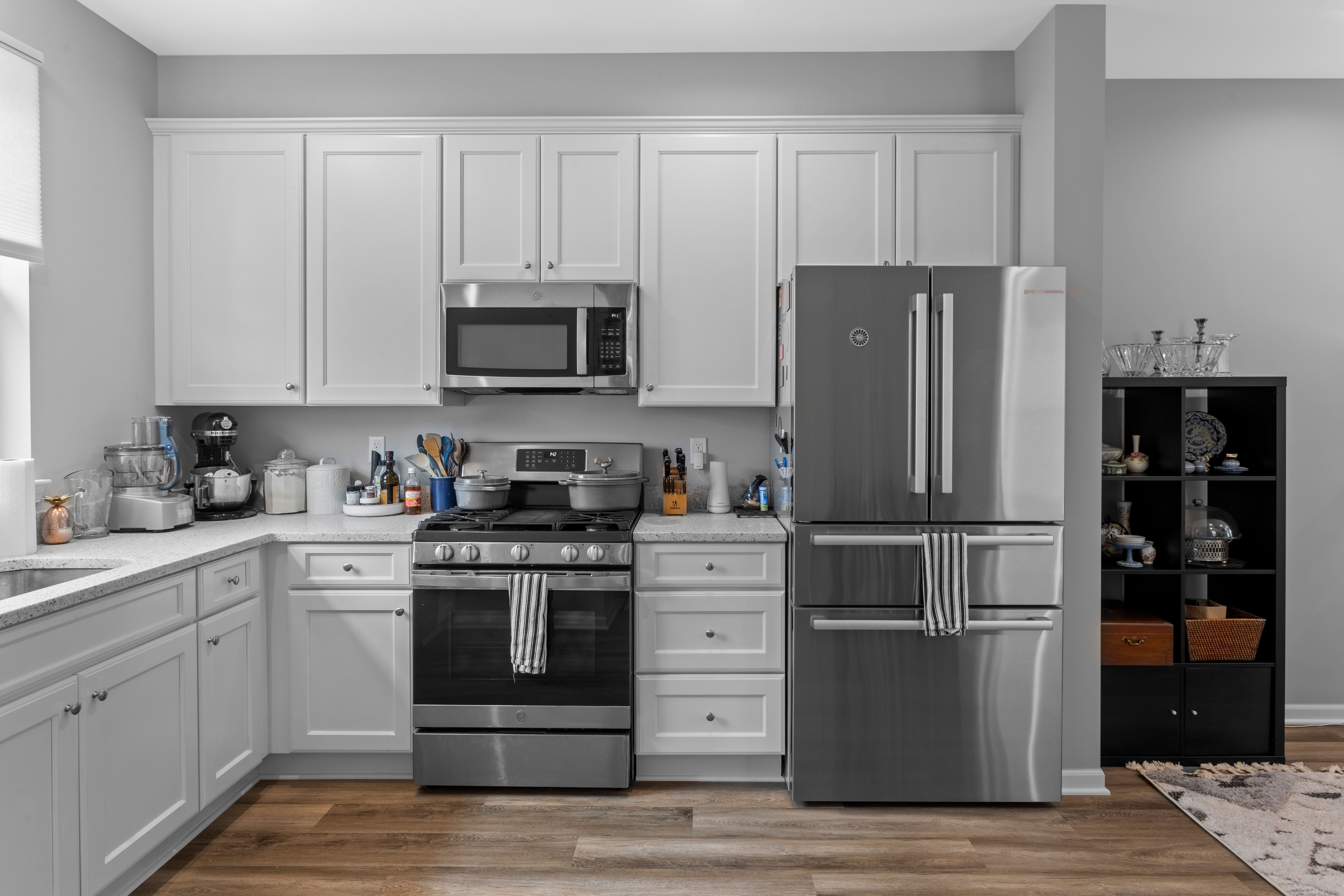 Hazel Park, Michigan 48030, United States, 2 Bedrooms Bedrooms, ,3 BathroomsBathrooms,Residential,Pending,33785