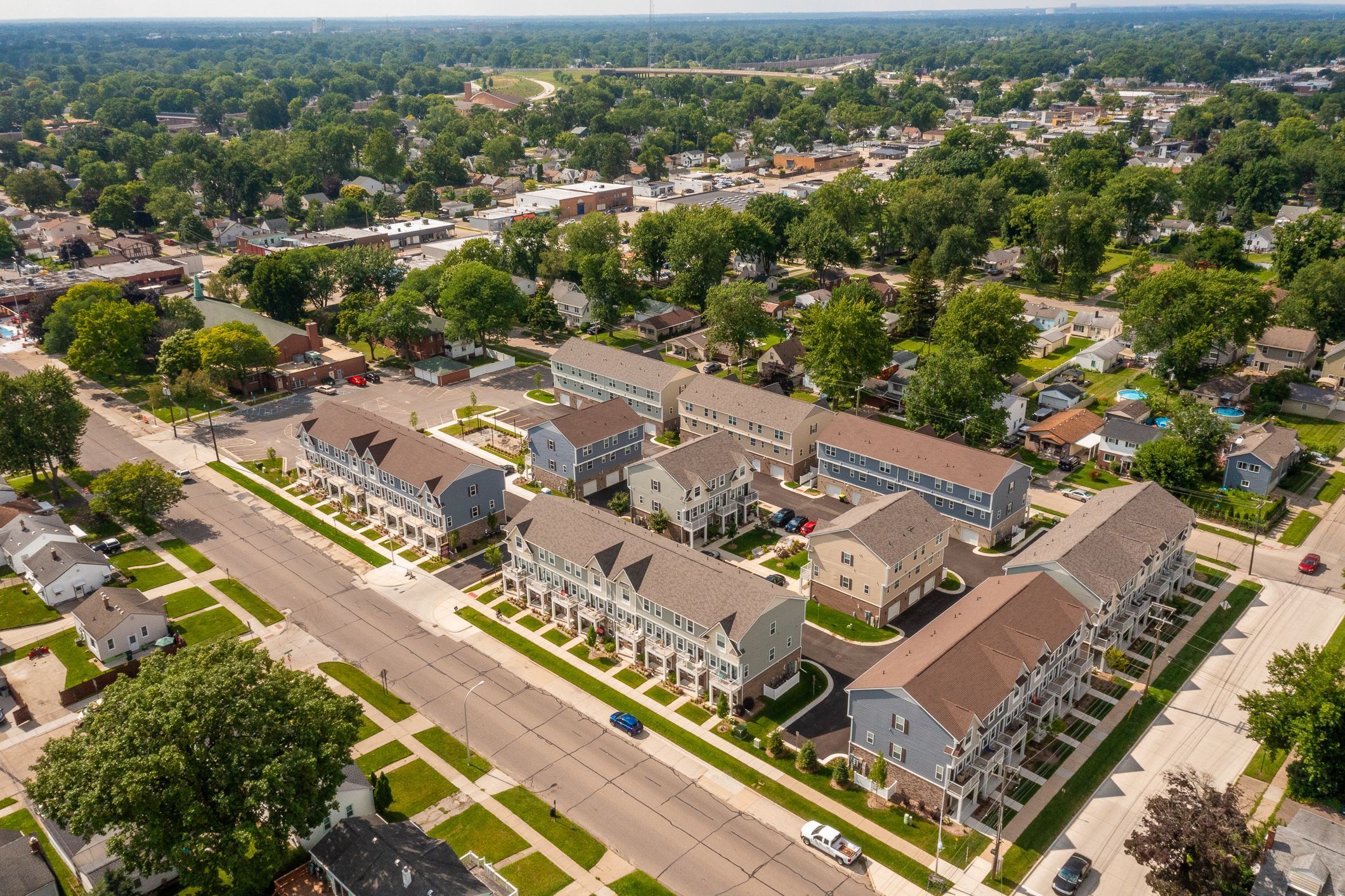 Hazel Park, Michigan 48030, United States, 2 Bedrooms Bedrooms, ,3 BathroomsBathrooms,Residential,Pending,33785