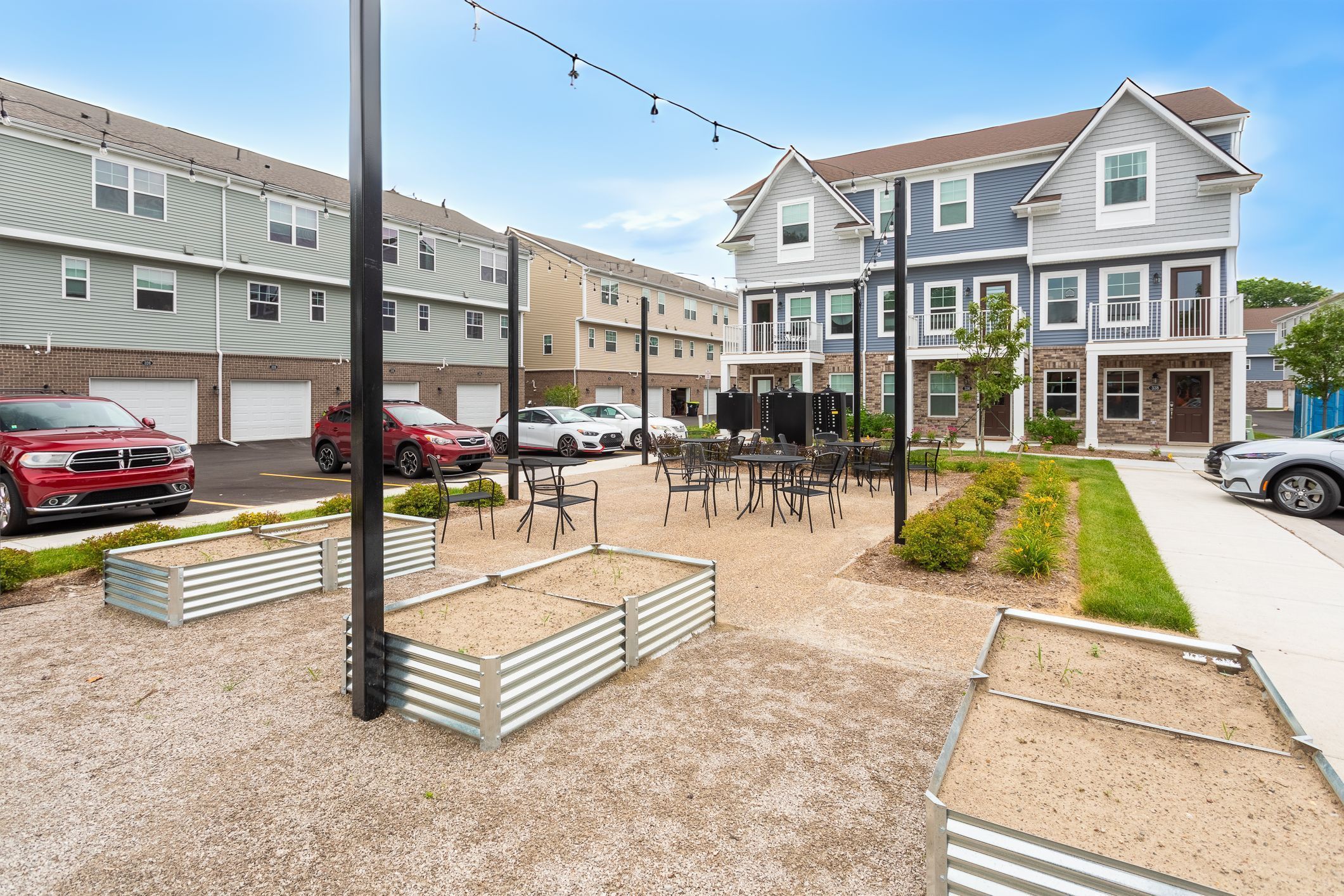 Hazel Park, Michigan 48030, United States, 2 Bedrooms Bedrooms, ,3 BathroomsBathrooms,Residential,Pending,33785