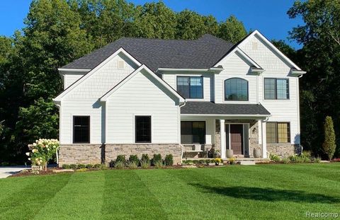 6661 Clintonville Road Independence Charter Township MI 48348
