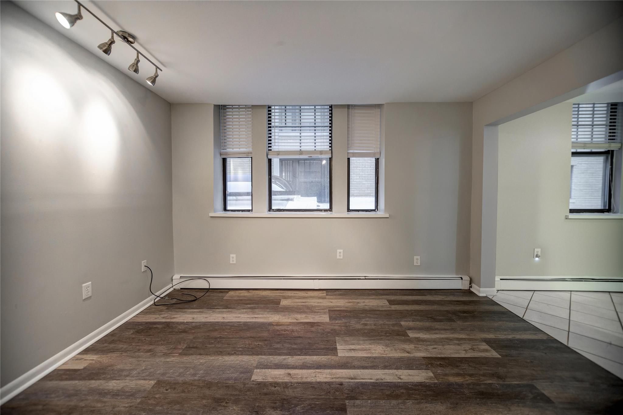 Detroit, Michigan 48202, United States, 2 Bedrooms Bedrooms, ,1 BathroomBathrooms,Residential,Active,1012