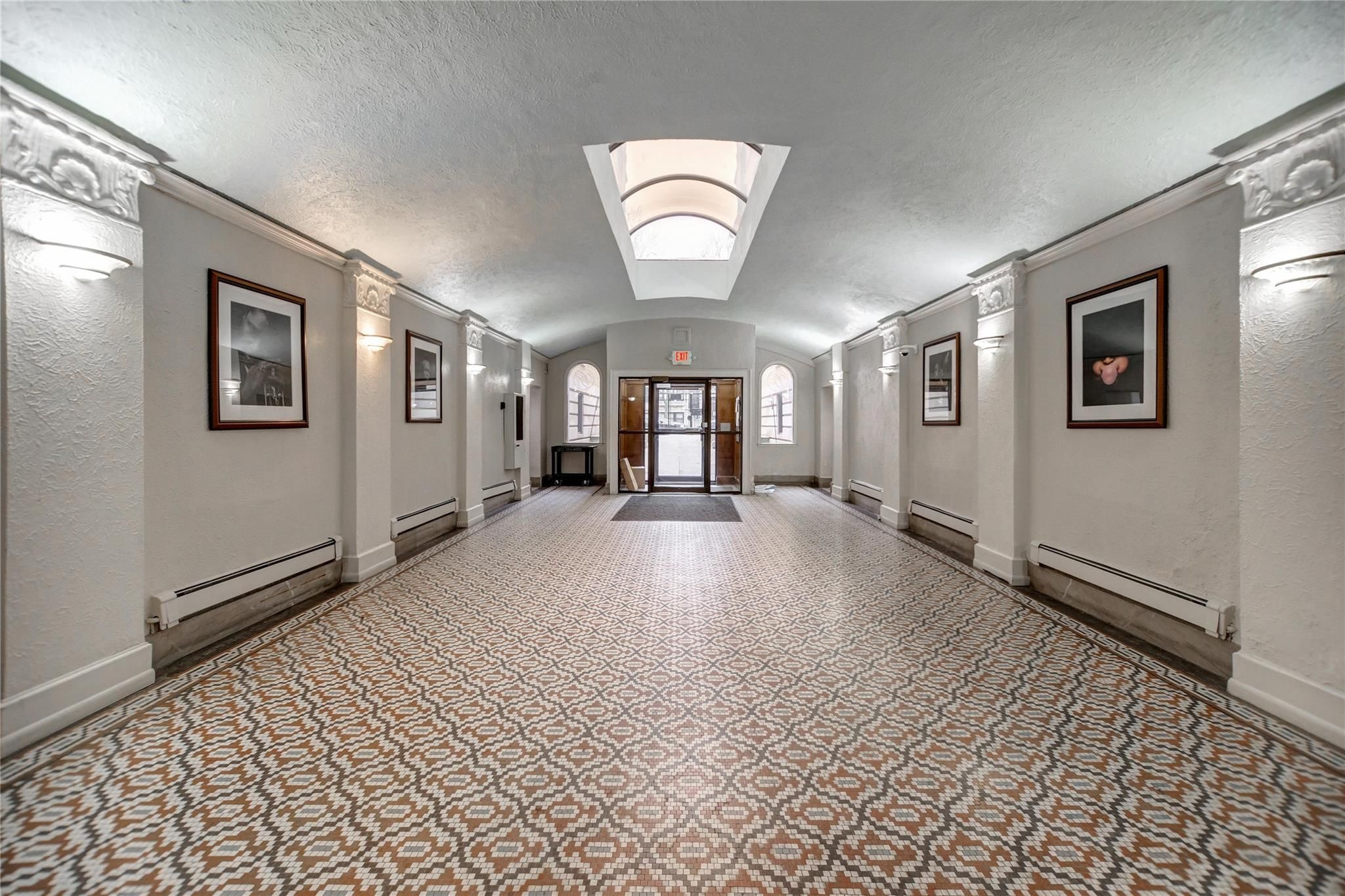 Detroit, Michigan 48202, United States, 2 Bedrooms Bedrooms, ,1 BathroomBathrooms,Residential,Active,1012