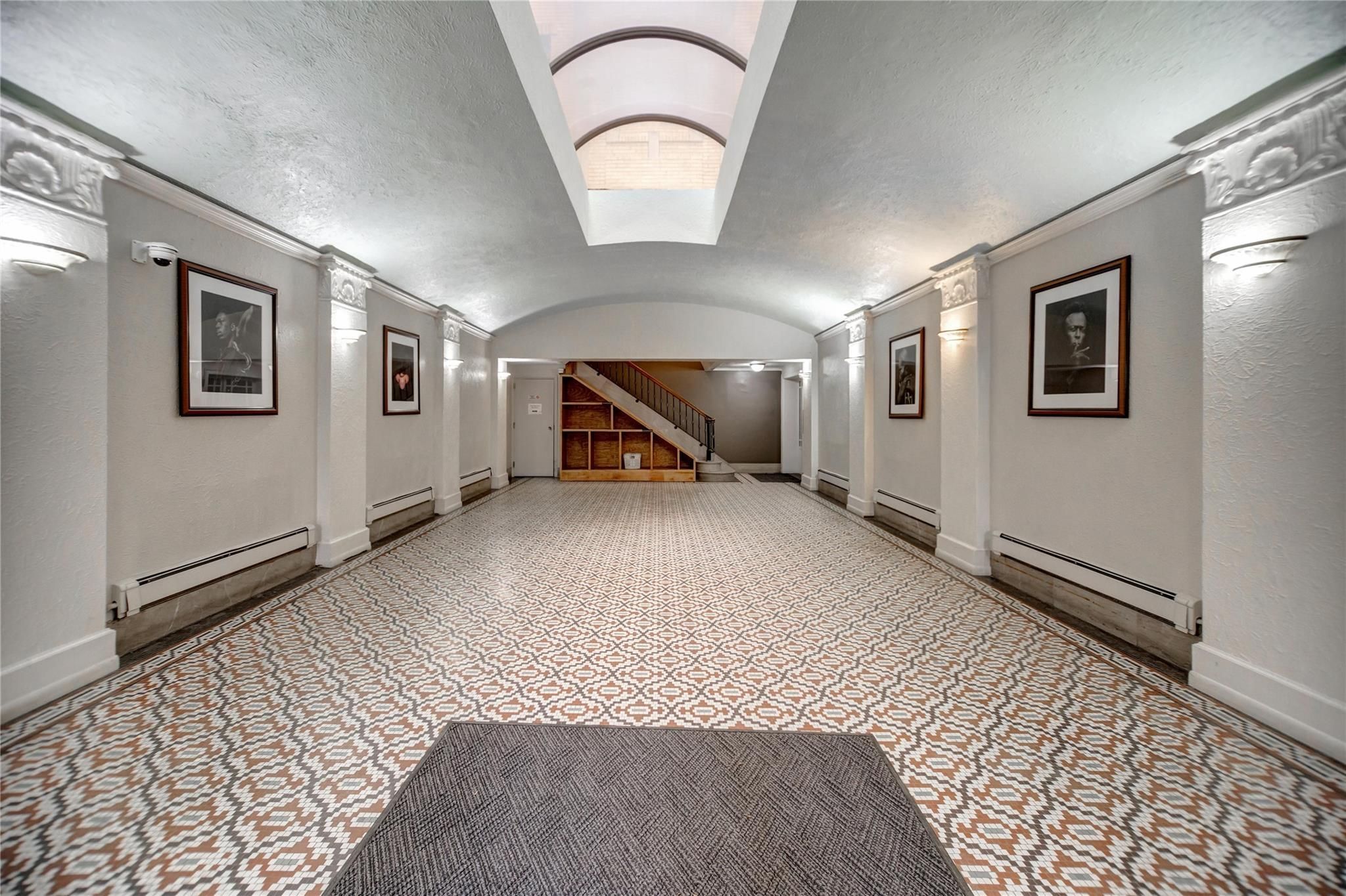 Detroit, Michigan 48202, United States, 2 Bedrooms Bedrooms, ,1 BathroomBathrooms,Residential,Active,1012