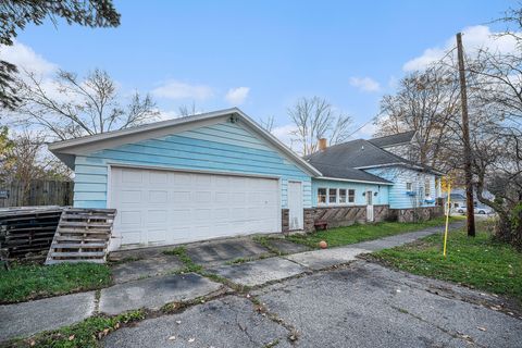 A home in Bloomingdale Vlg