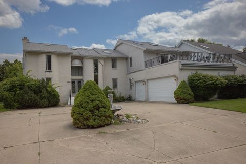 A home in West Bloomfield Twp