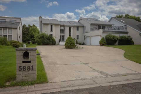 A home in West Bloomfield Twp