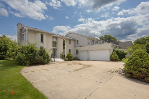 A home in West Bloomfield Twp