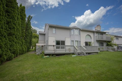 A home in West Bloomfield Twp