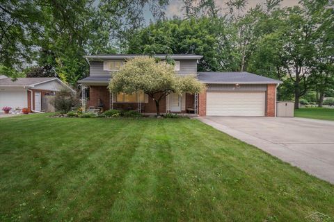 A home in Saginaw Twp