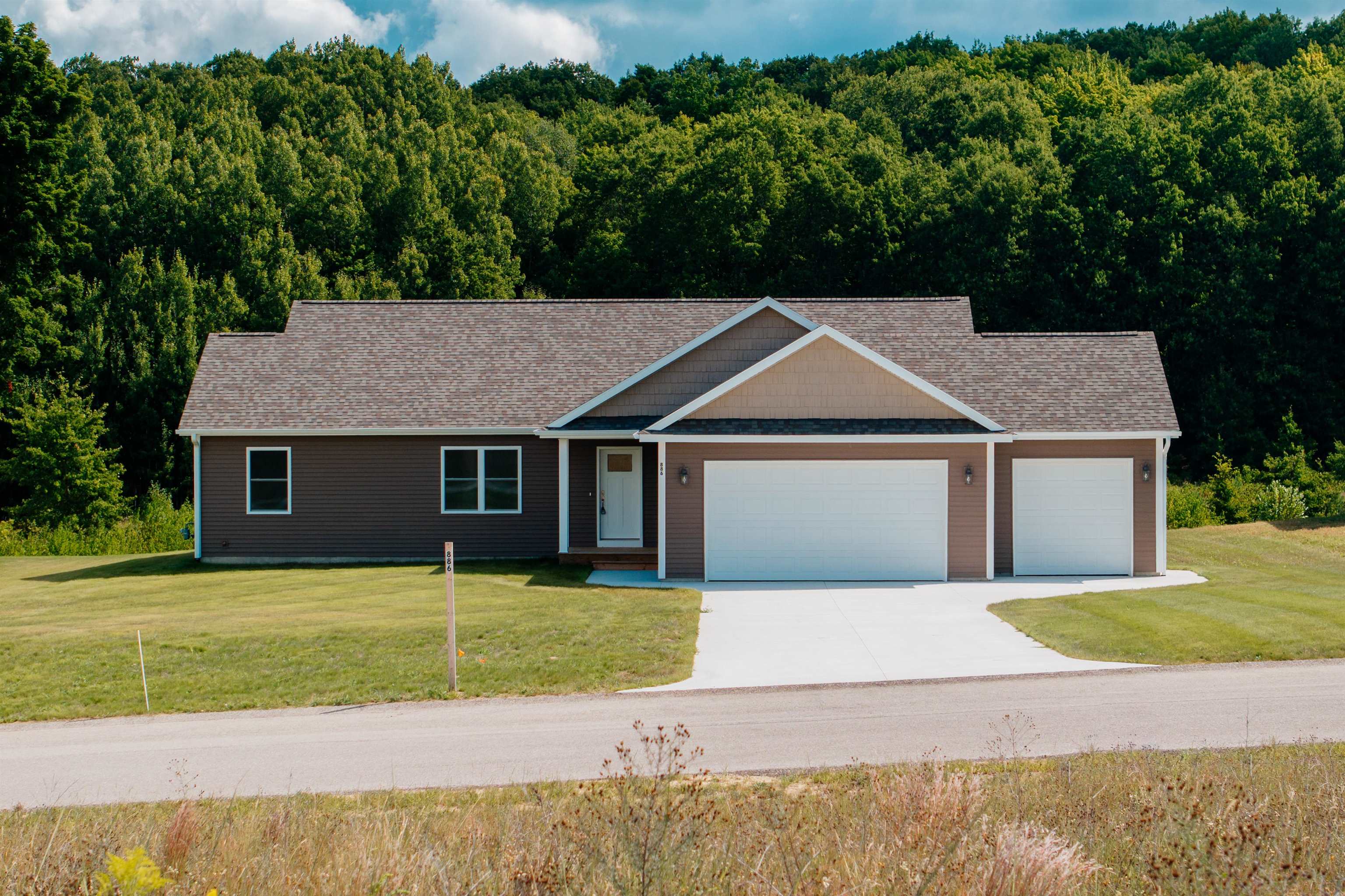 View East Bay Twp, MI 49696 house