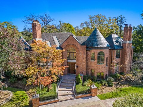 A home in Bloomfield Hills