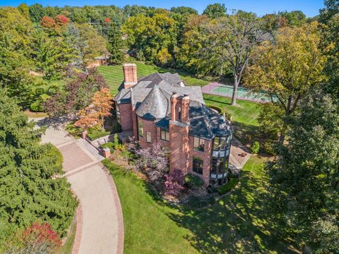 A home in Bloomfield Hills