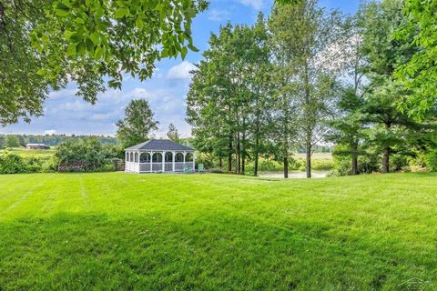 A home in Edenville Twp