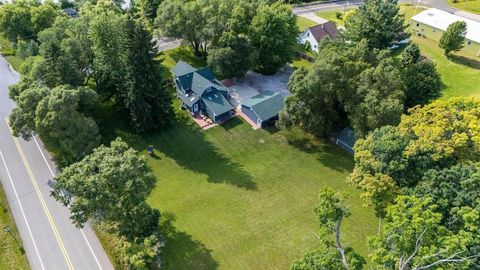 A home in Edenville Twp