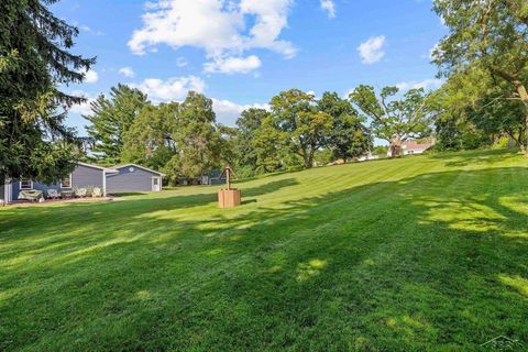 A home in Edenville Twp