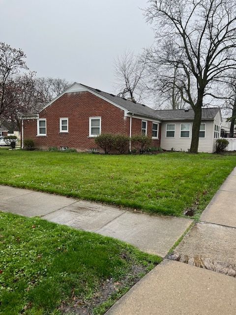 A home in Grosse Pointe Woods