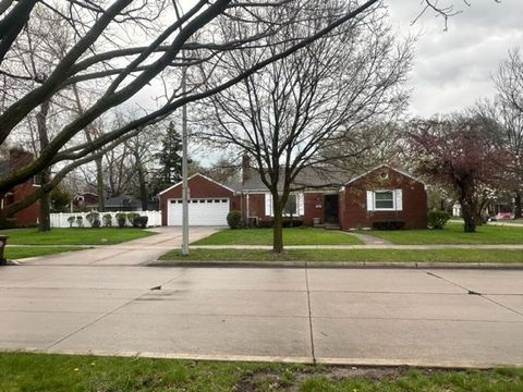 A home in Grosse Pointe Woods