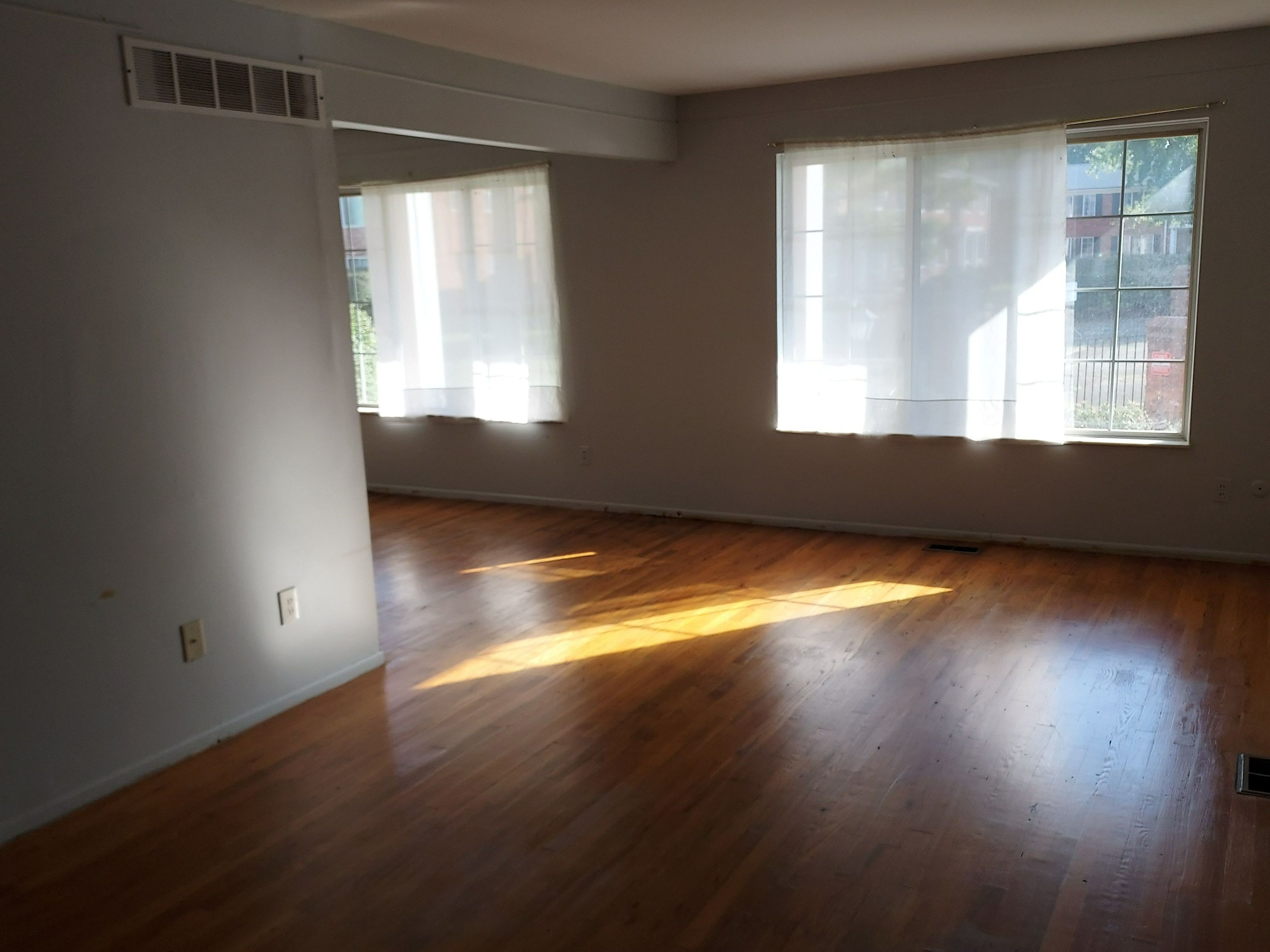 Warren, Michigan 48093, United States, 2 Bedrooms Bedrooms, ,2 BathroomsBathrooms,Residential,Pending,80994