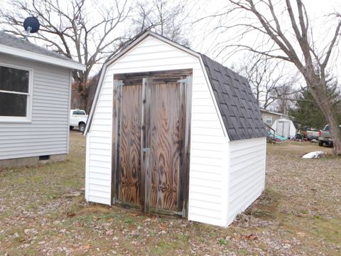 A home in Decatur Vlg