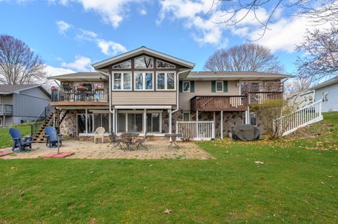 A home in Paw Paw Twp