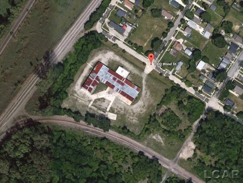 1300 WOOD ST Monroe City MI 48161