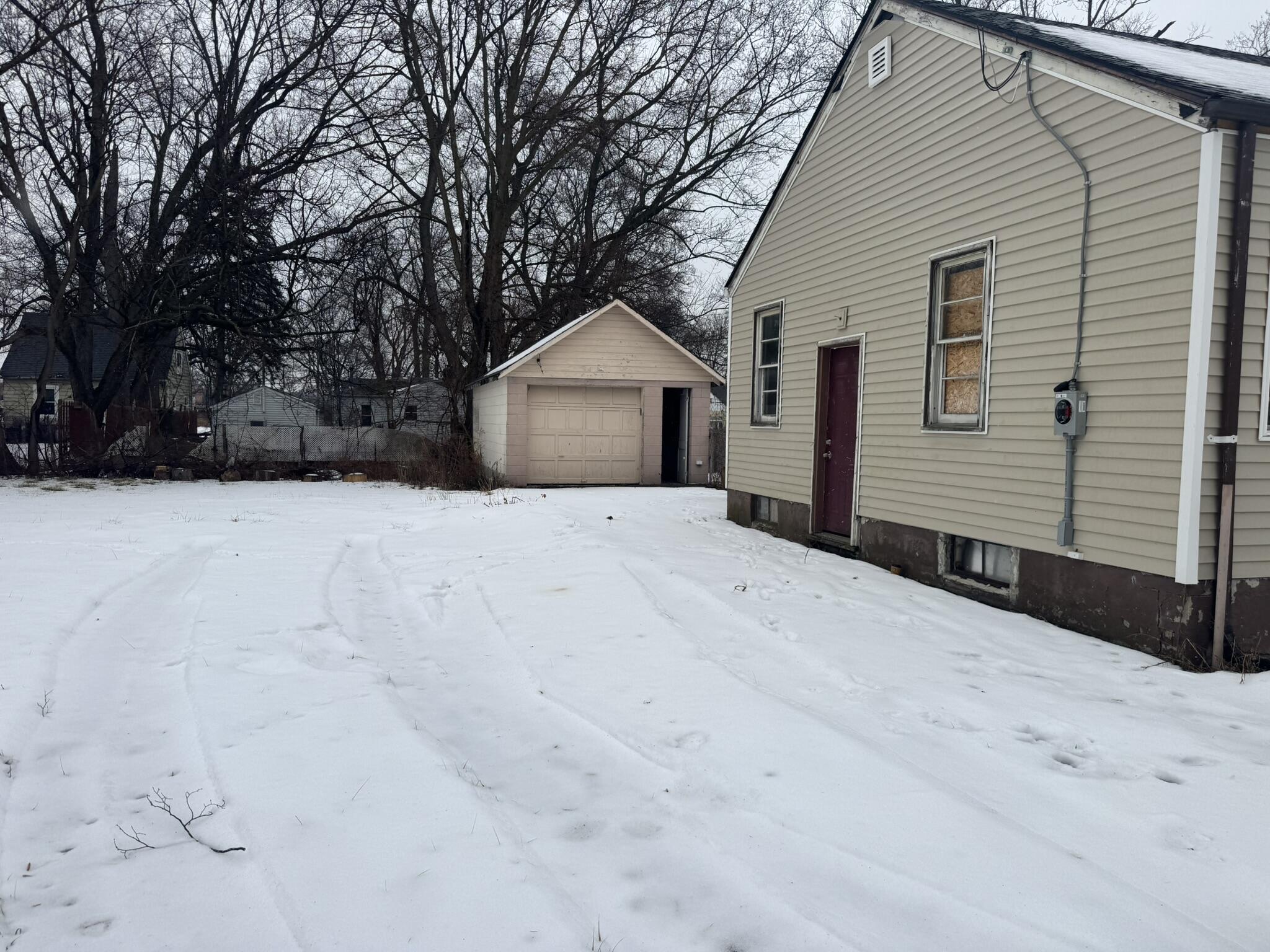 2418 Hoff Street