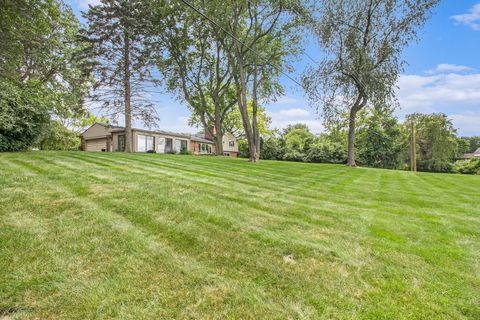 A home in Bloomfield Twp