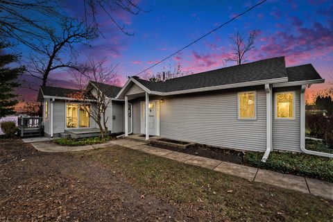 A home in Paw Paw Twp