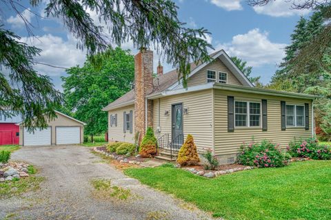 A home in Cohoctah Twp