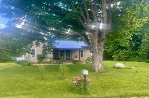 A home in Algansee Twp