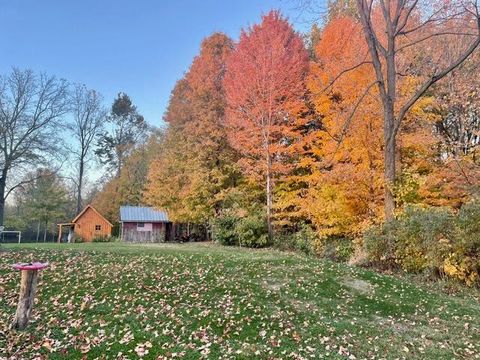 A home in Algansee Twp