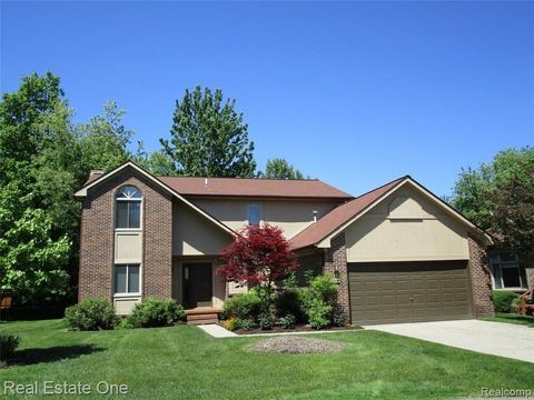 A home in West Bloomfield Twp