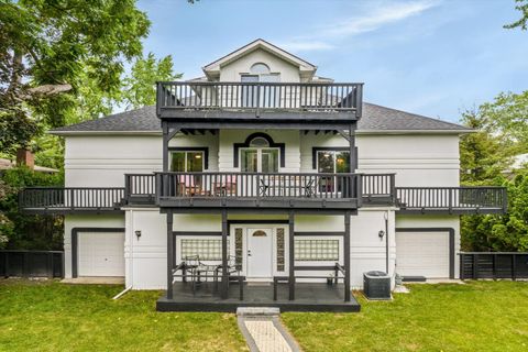 A home in Grosse Pointe Park