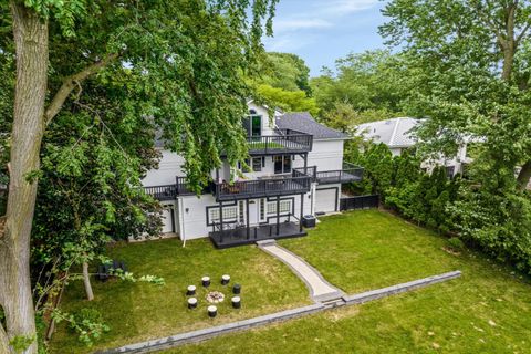 A home in Grosse Pointe Park