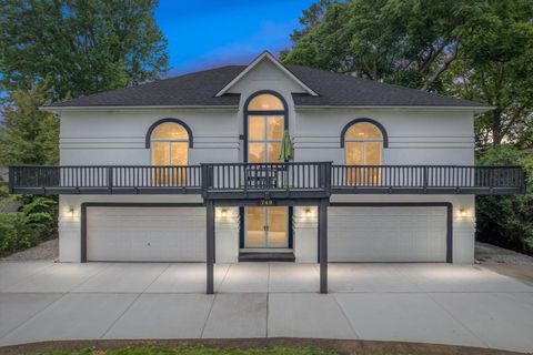 A home in Grosse Pointe Park