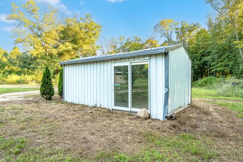 A home in Pennfield Twp