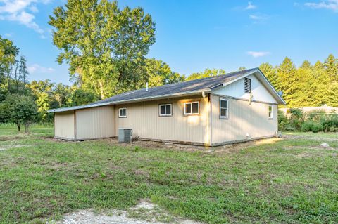 A home in Pennfield Twp