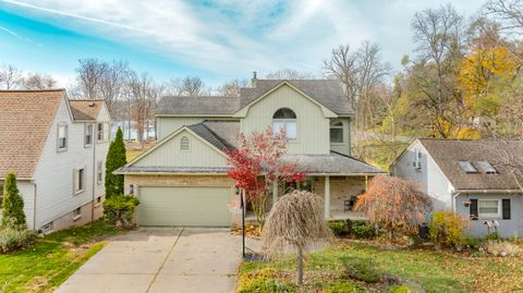 A home in West Bloomfield Twp