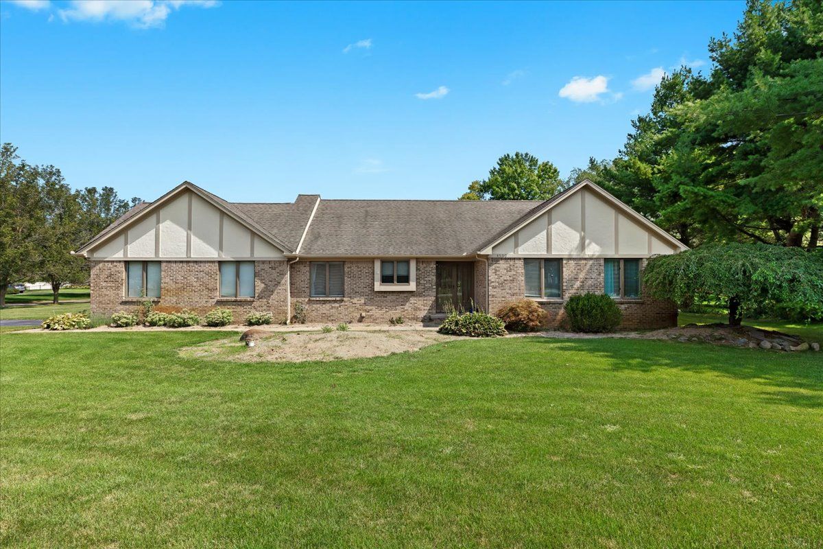View Commerce Twp, MI 48382 house