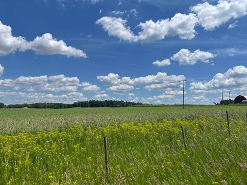 9512 S Mackinaw Trail Clam Lake Township MI 49601