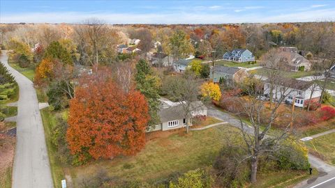 A home in Bingham Farms Vlg