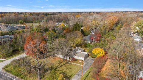 A home in Bingham Farms Vlg