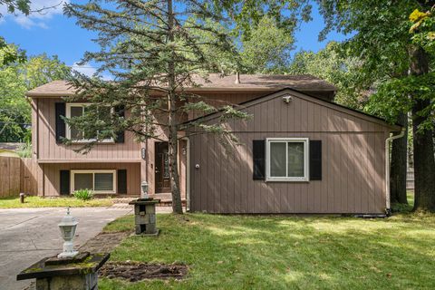 A home in West Bloomfield Twp