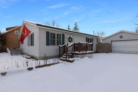 A home in Clam Lake Twp