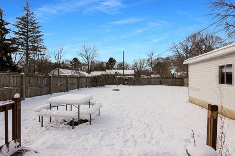 A home in Clam Lake Twp