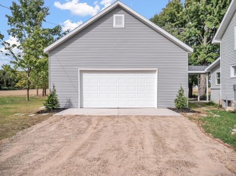 A home in Sheridan Twp - Newaygo